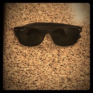 Ray Ban New Wayfarer Polarized Sunglasses RB2132